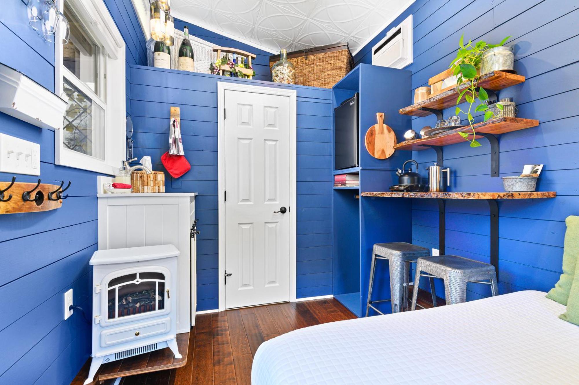 Tiny Digs - Of Tiny Hotel